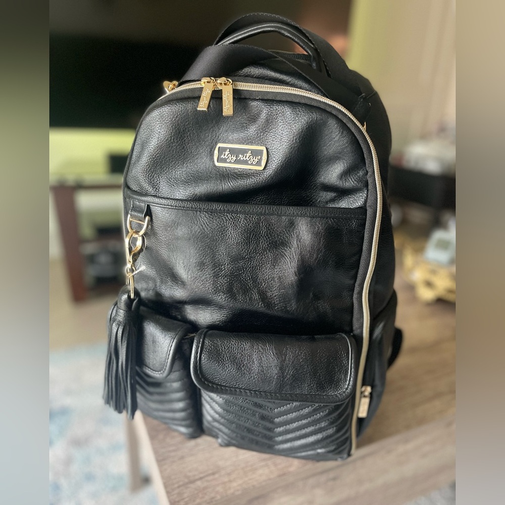 Itzy Ritzy Boss Babe Jetsetter Diaper Bag Backpack Leather Black